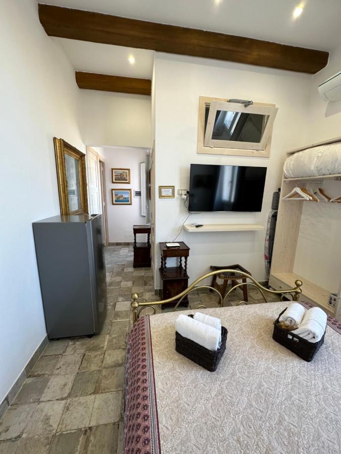 Ferienwohnung Terrazza dei Mori - Seaview terrace in Ortigia Syrakus Exterior foto