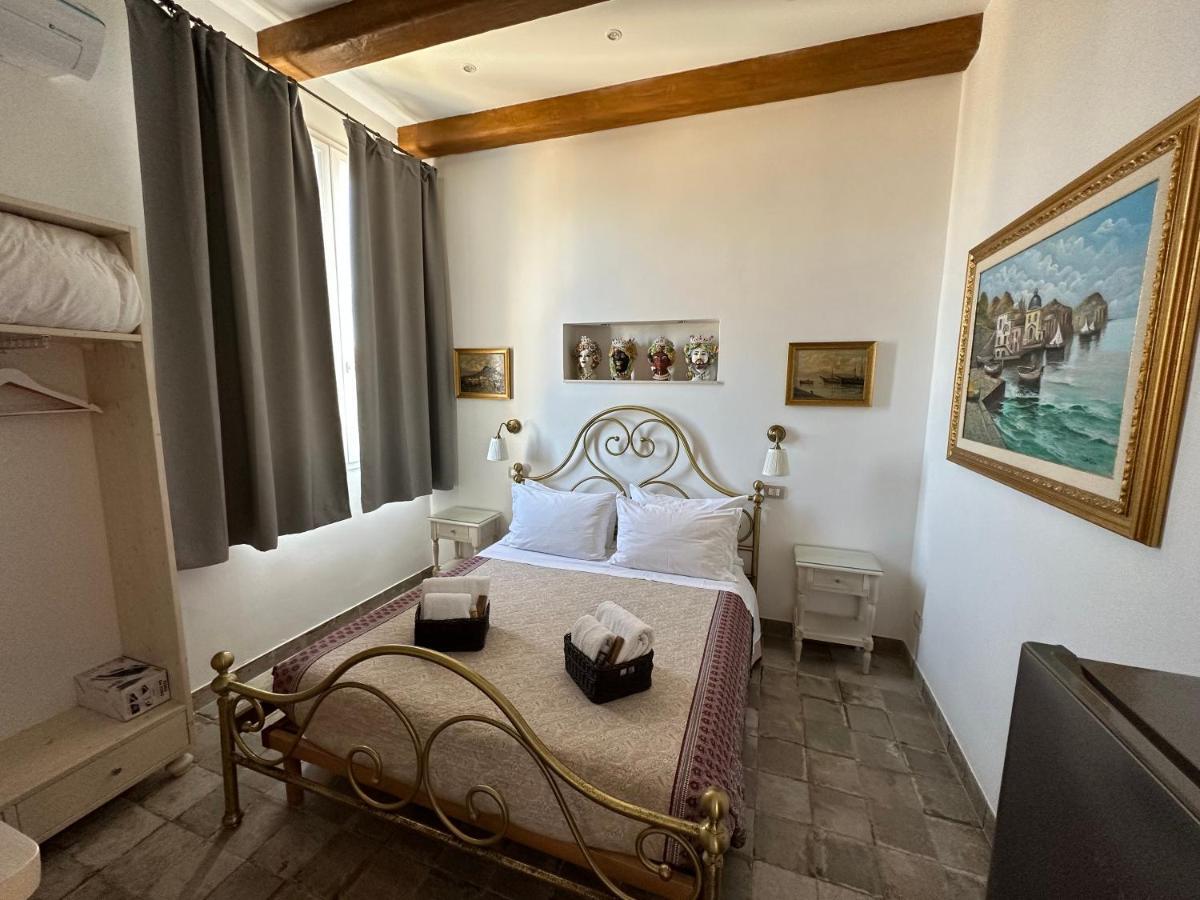 Ferienwohnung Terrazza dei Mori - Seaview terrace in Ortigia Syrakus Exterior foto